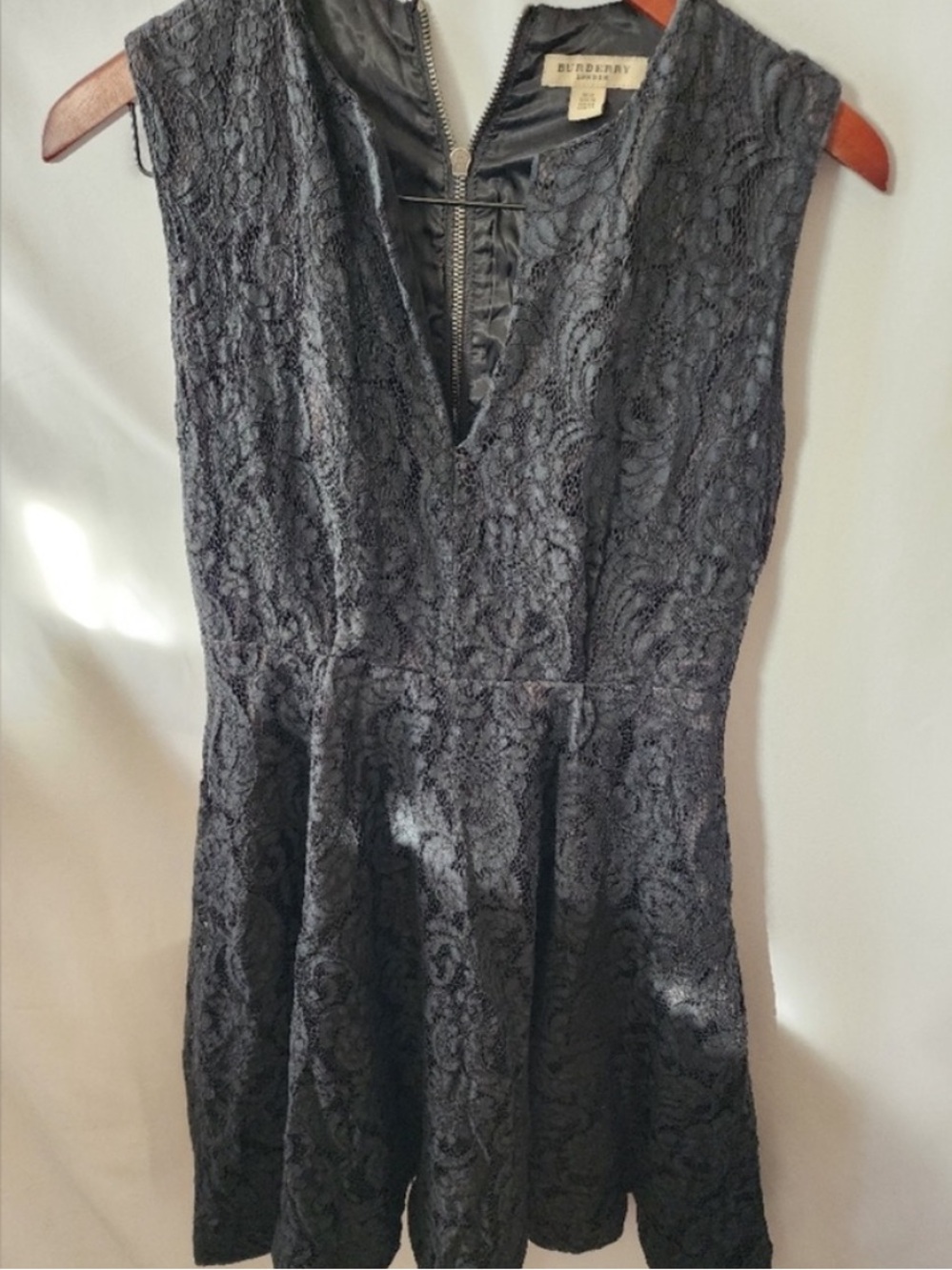 BURBERRY London Black Lace Sleeveless Dress Floral Flowy 10